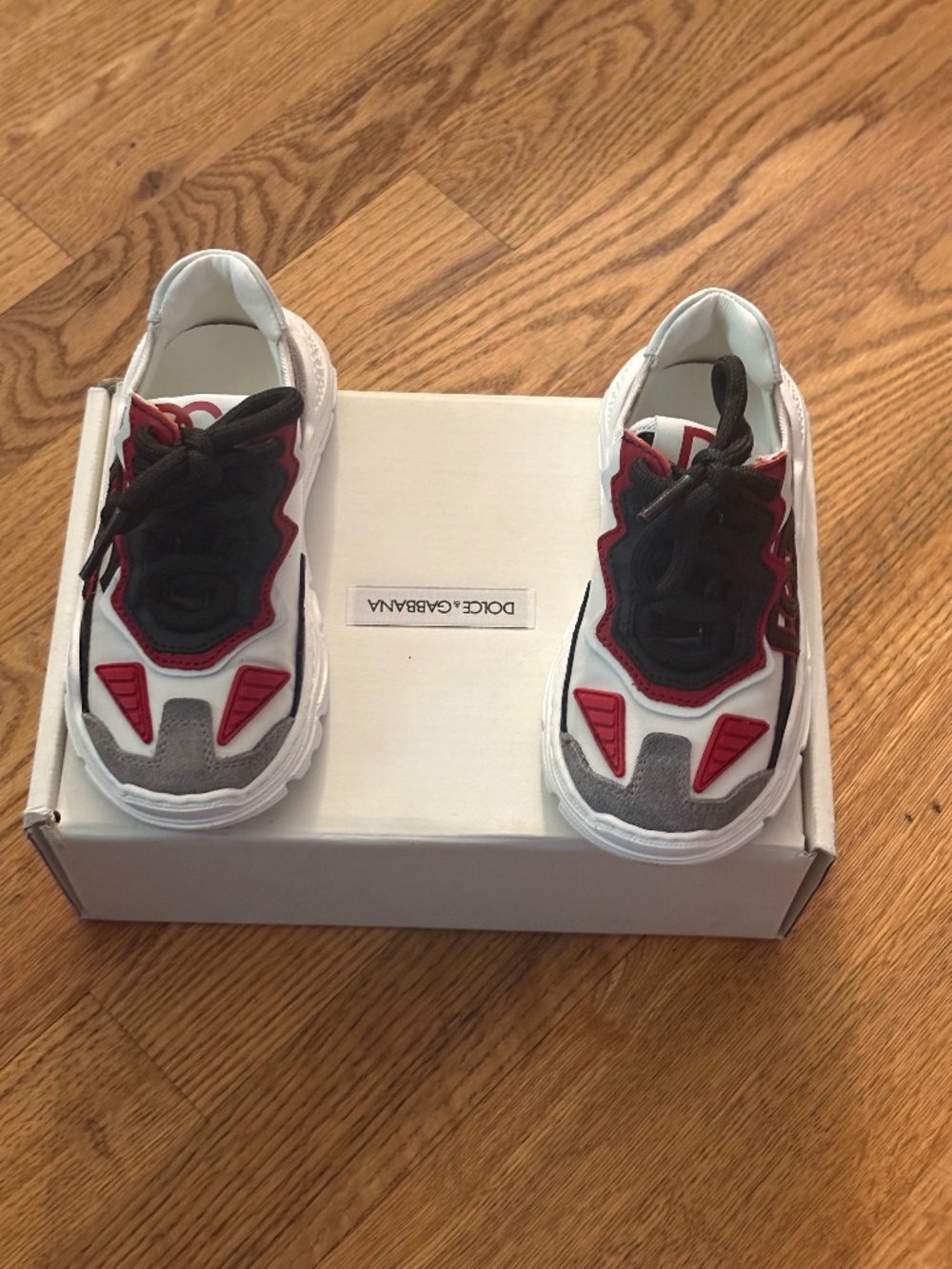 Kids sneakers